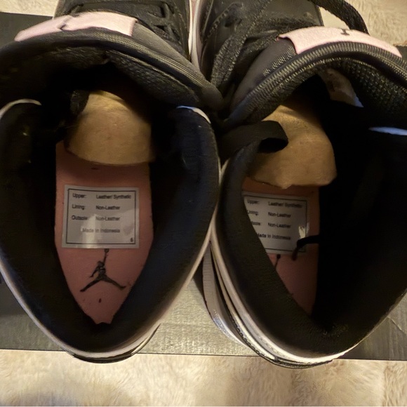 New in Box! Air Jordan 1 Mid GS “Arctic Punch” Size 7Y - Picture 4 of 7